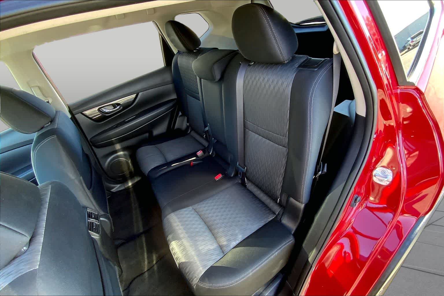 Used 2017 Palatial Ruby Nissan SV image 20