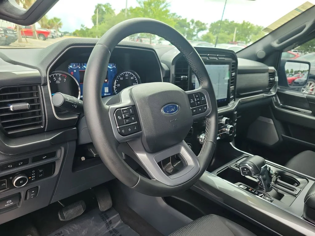 Used 2023 Black Ford XLT image 14