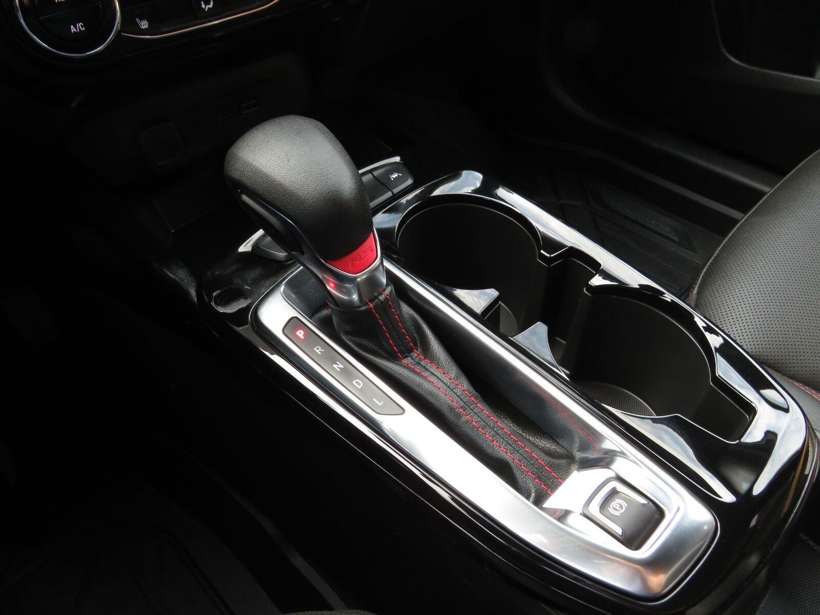 Used 2025 Summit White Chevrolet 2RS image 25