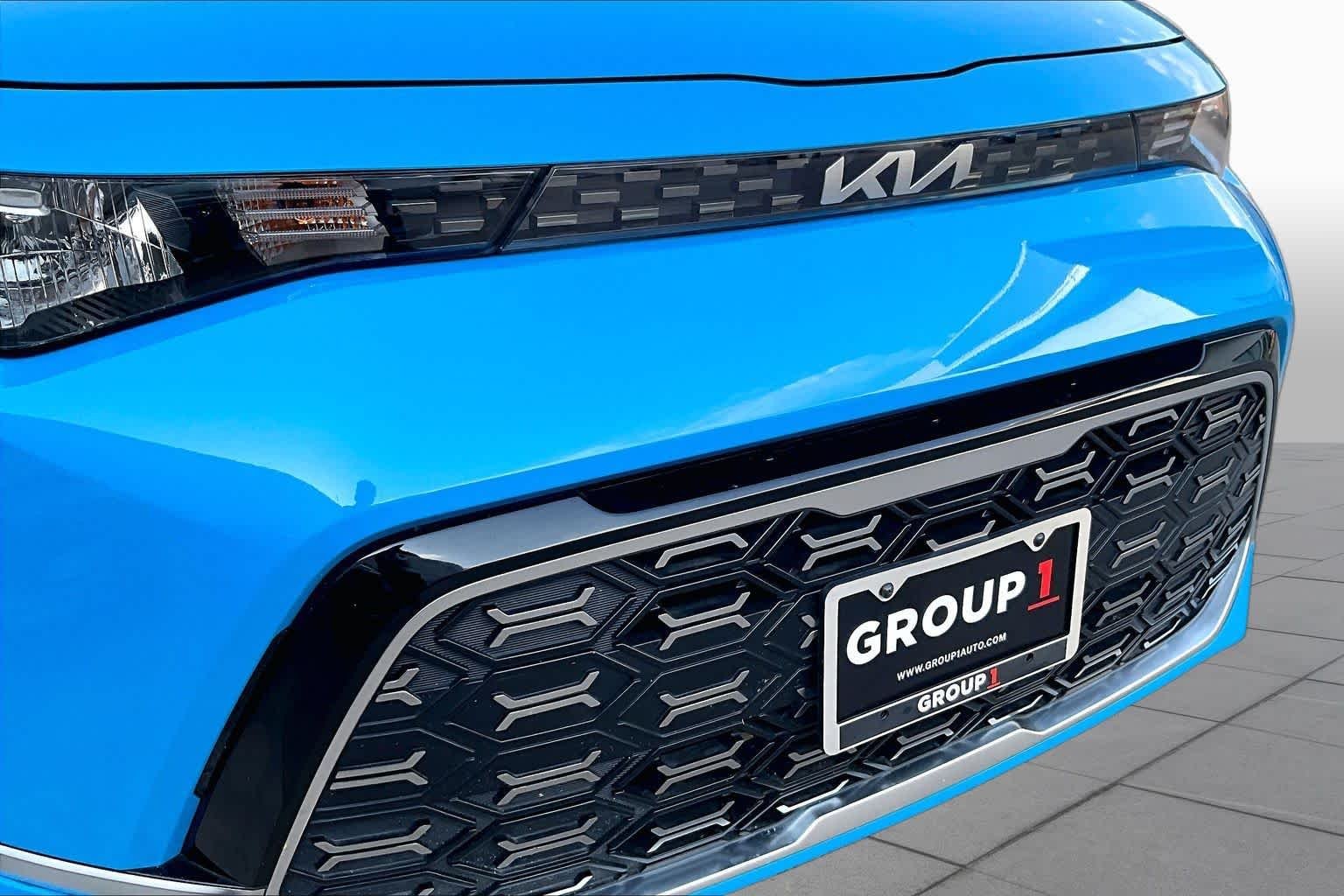 Used 2023 Surf Blue w/Black Roof Kia GT-Line image 29