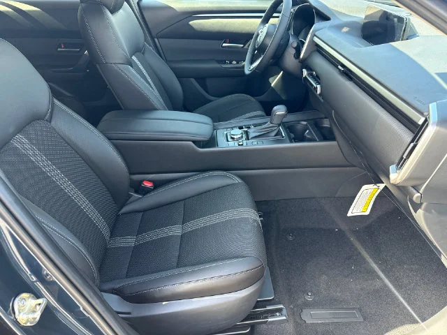 Used 2020 Black Land Rover S image 15