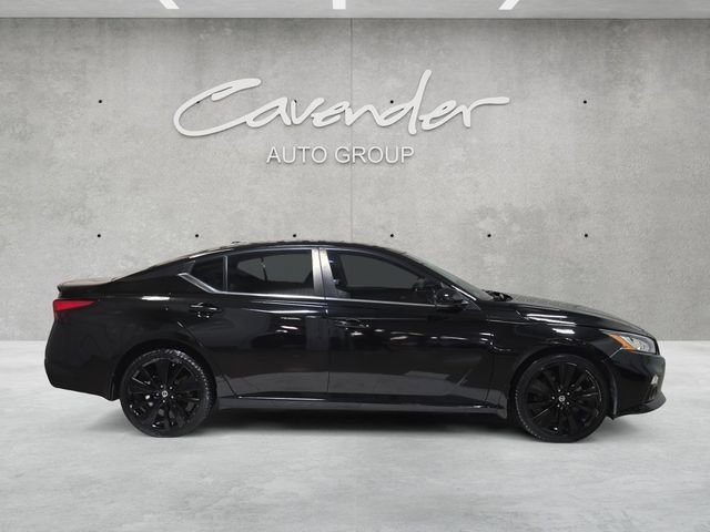 Used 2022 Black Nissan 2.5 SR image 17