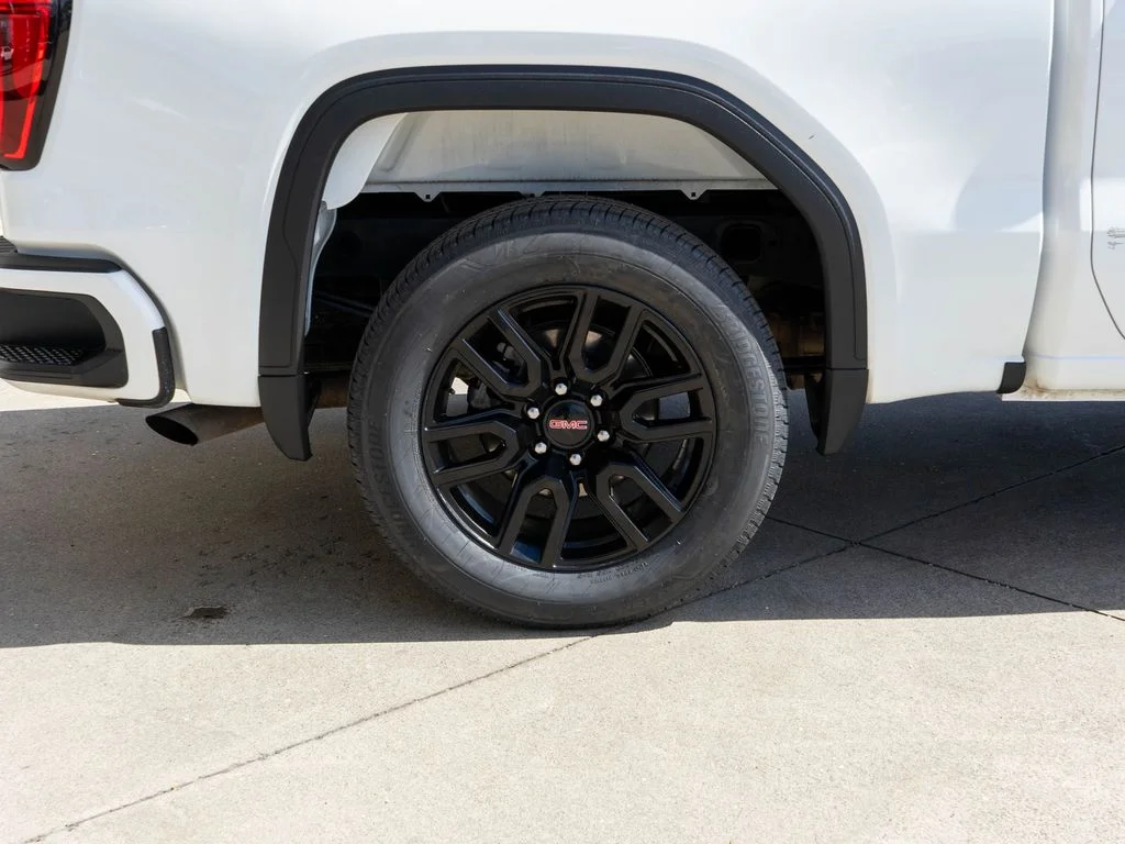 Used 2023 White GMC Elevation image 35