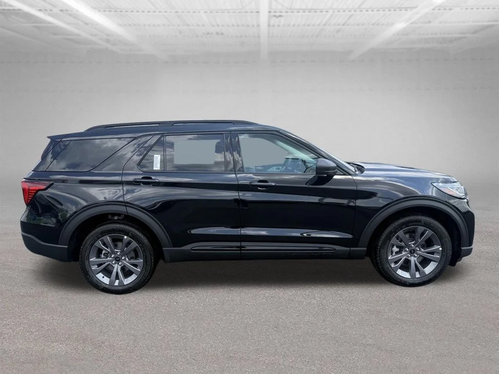 New 2026 Agate Black Metallic Ford Active image 2
