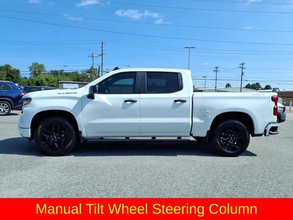 Used 2025 White Chevrolet Custom image 29