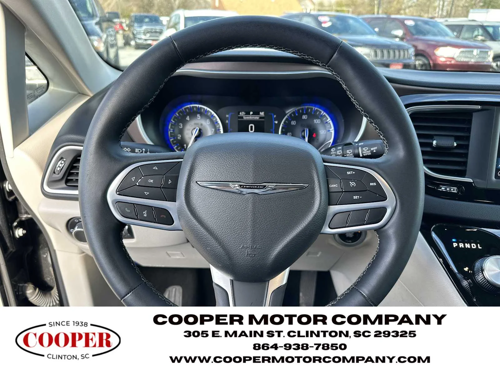 Used 2023 Brilliant Black Crystal Pearlcoat Chrysler LX image 27