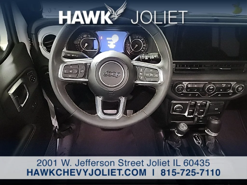 Used 2024 White Jeep Sahara image 13