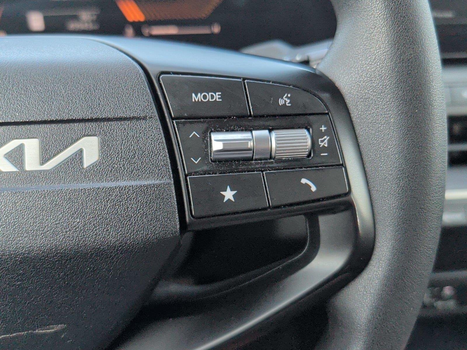 Used 2025 Steel Gray Kia LXS image 25