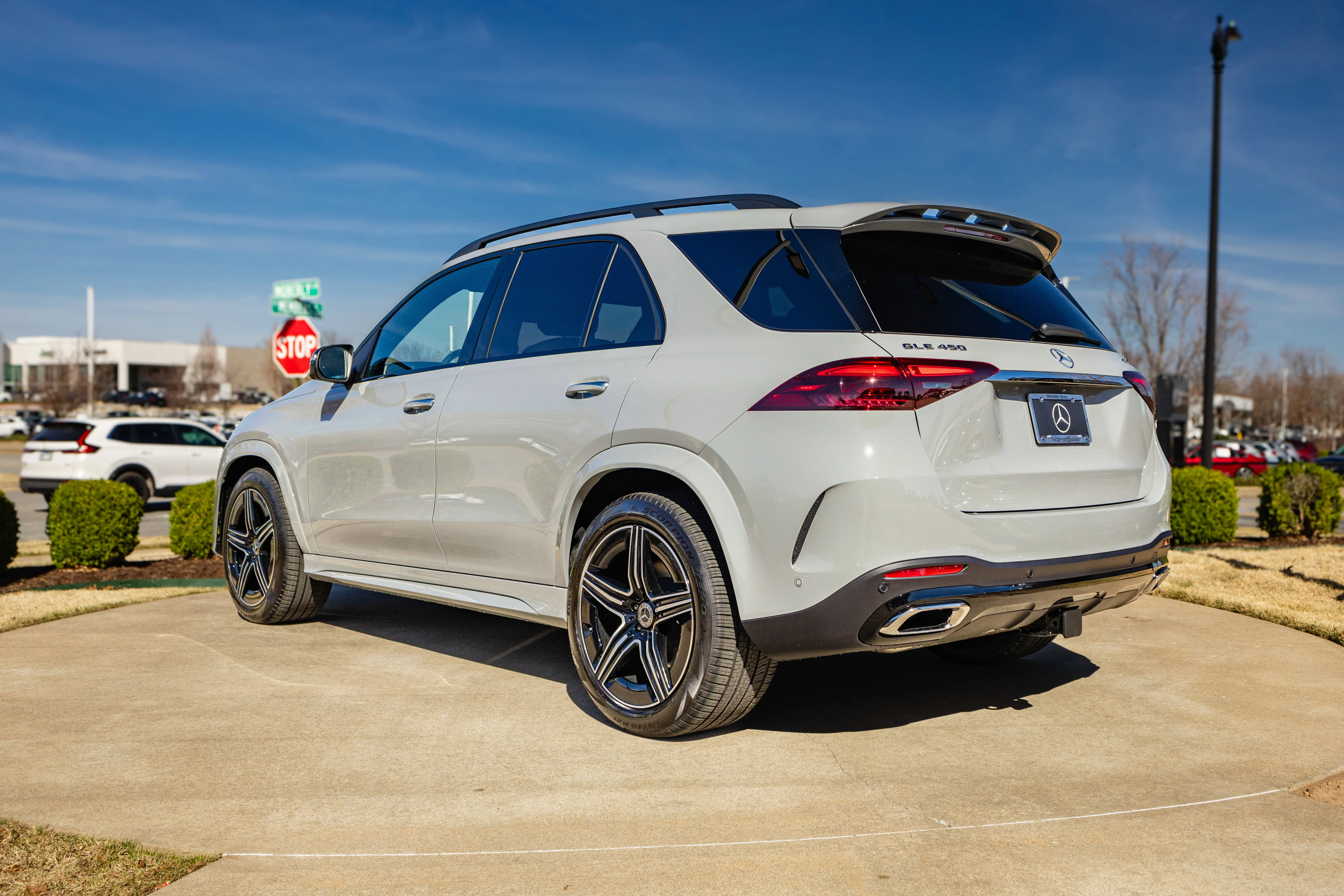 New 2026 MANUFAKTUR Alpine Grey Mercedes-Benz GLE 450 image 10