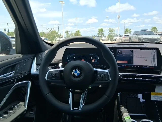 New 2026 Vegas Red Metallic BMW xDrive28i image 10