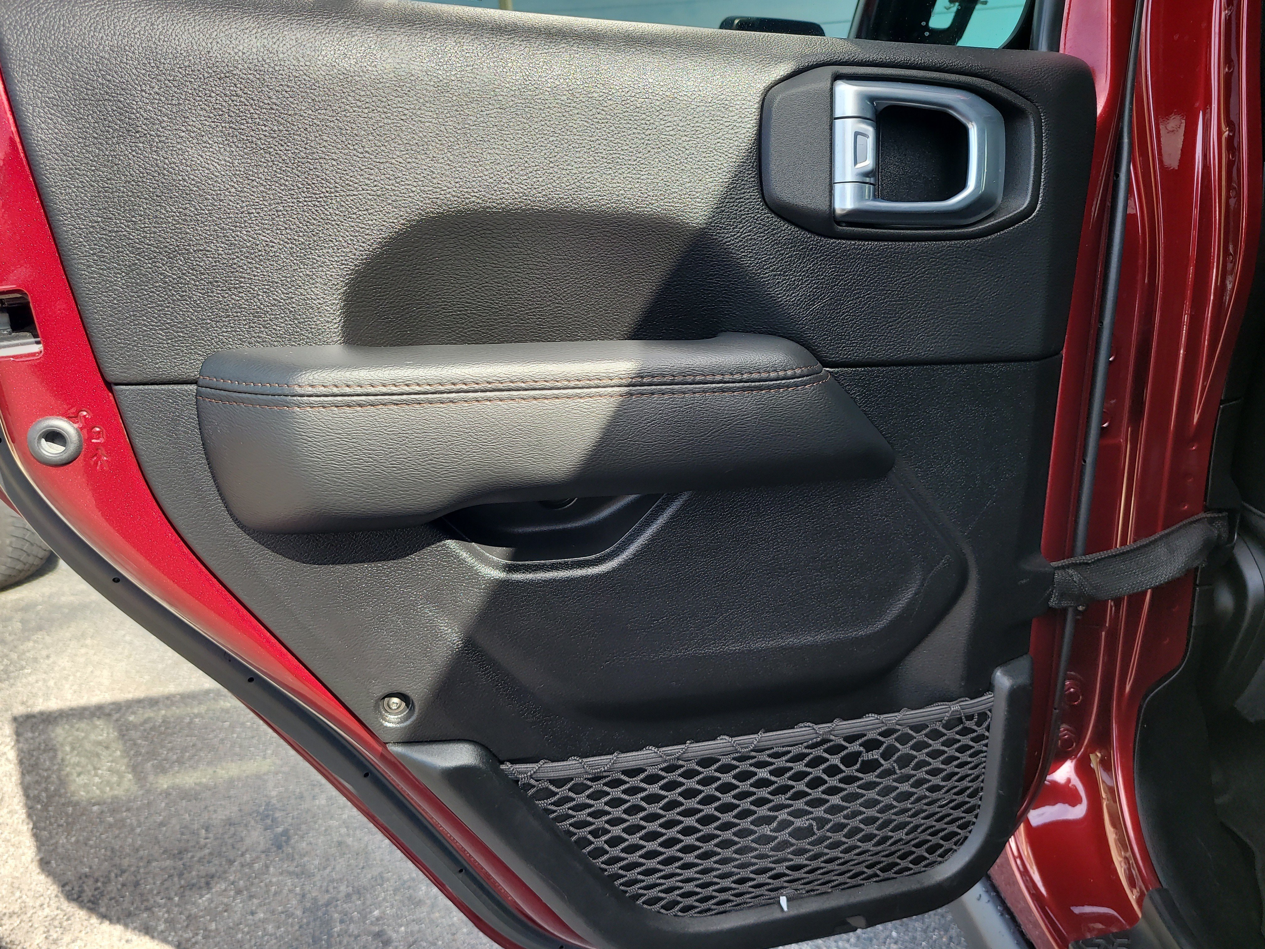Used 2021 Snazzberry Pearlcoat Jeep Unlimited Rubicon 392 image 11
