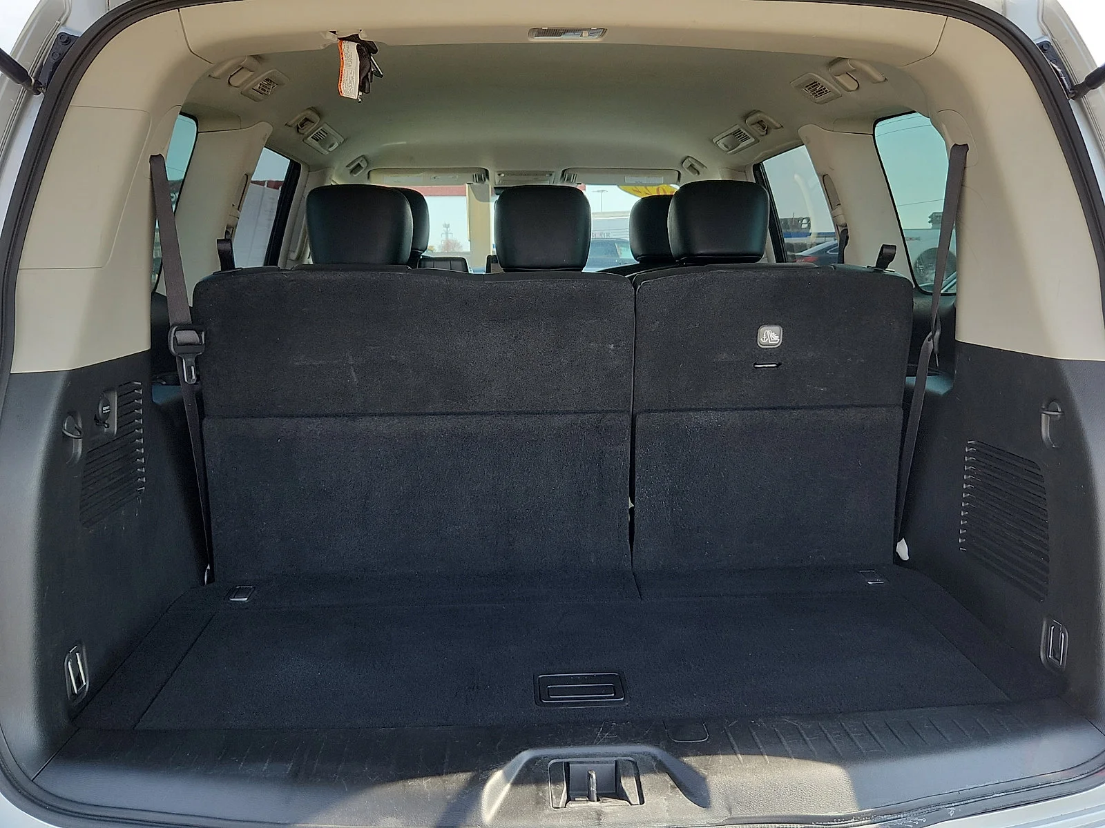 Used 2022 Silver Nissan SV image 29