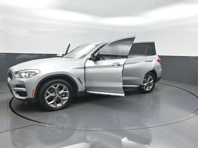 Used 2021 Silver BMW sDrive30i image 34