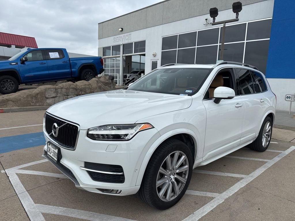 2016 Volvo XC90 Momentum