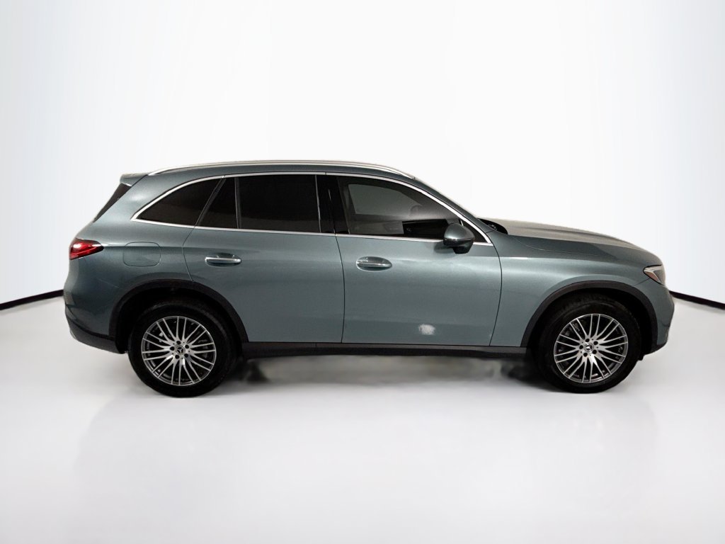 Certified Used 2026 Verde Silver Metallic Mercedes-Benz GLC 300 image 4
