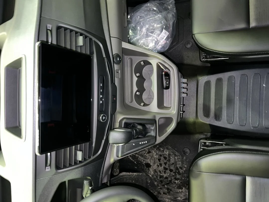New 2026 Oxford White Ford Cutaway image 19
