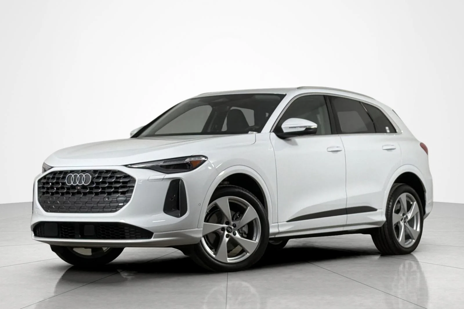 2025 Audi Q5 40 Premium Plus's photo