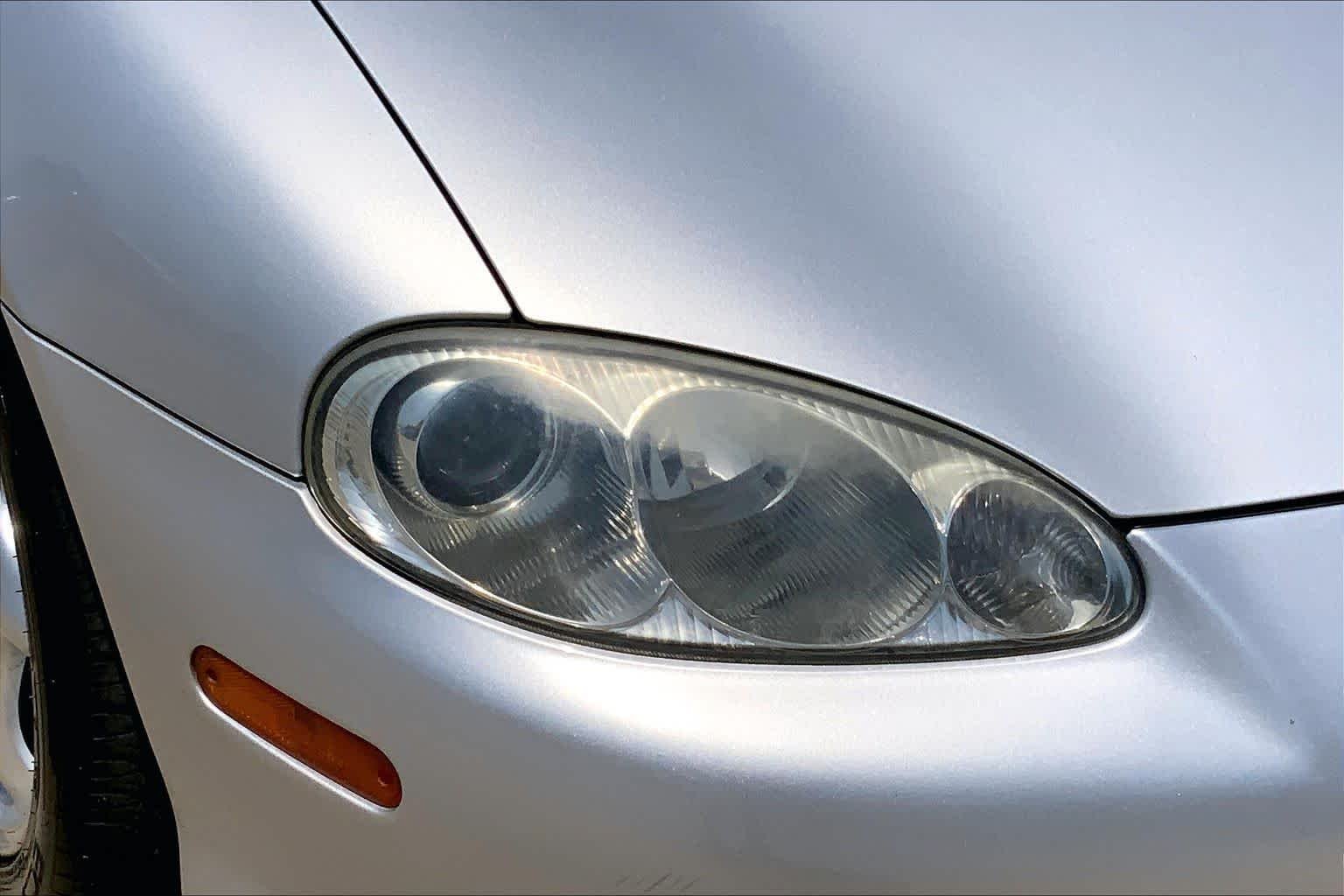 Used 2001 Sunlight Silver Metallic Mazda Base image 20