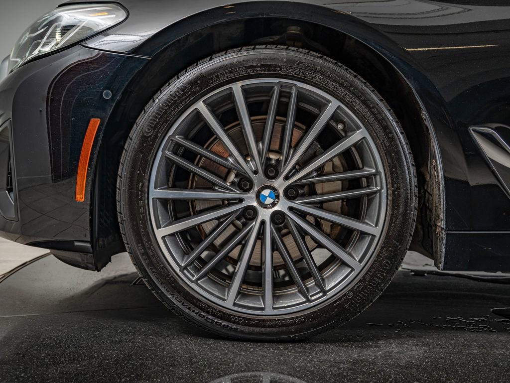 Used 2021 Jet Black BMW 530i xDrive image 10