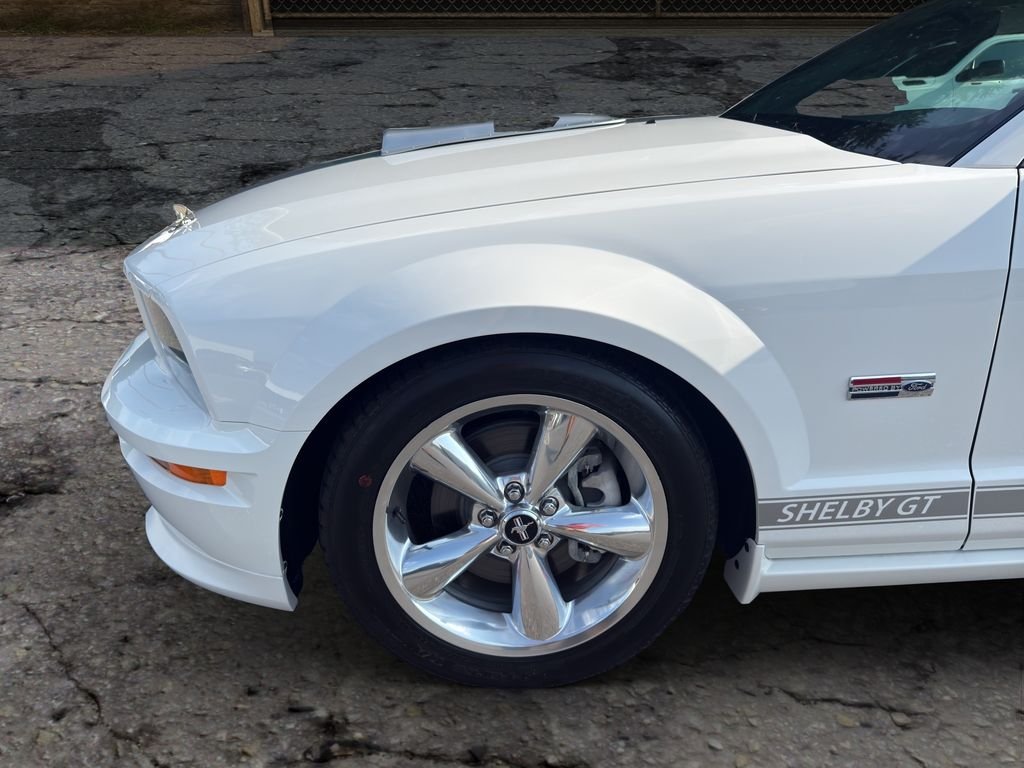 Used 2007 White Ford GT image 14