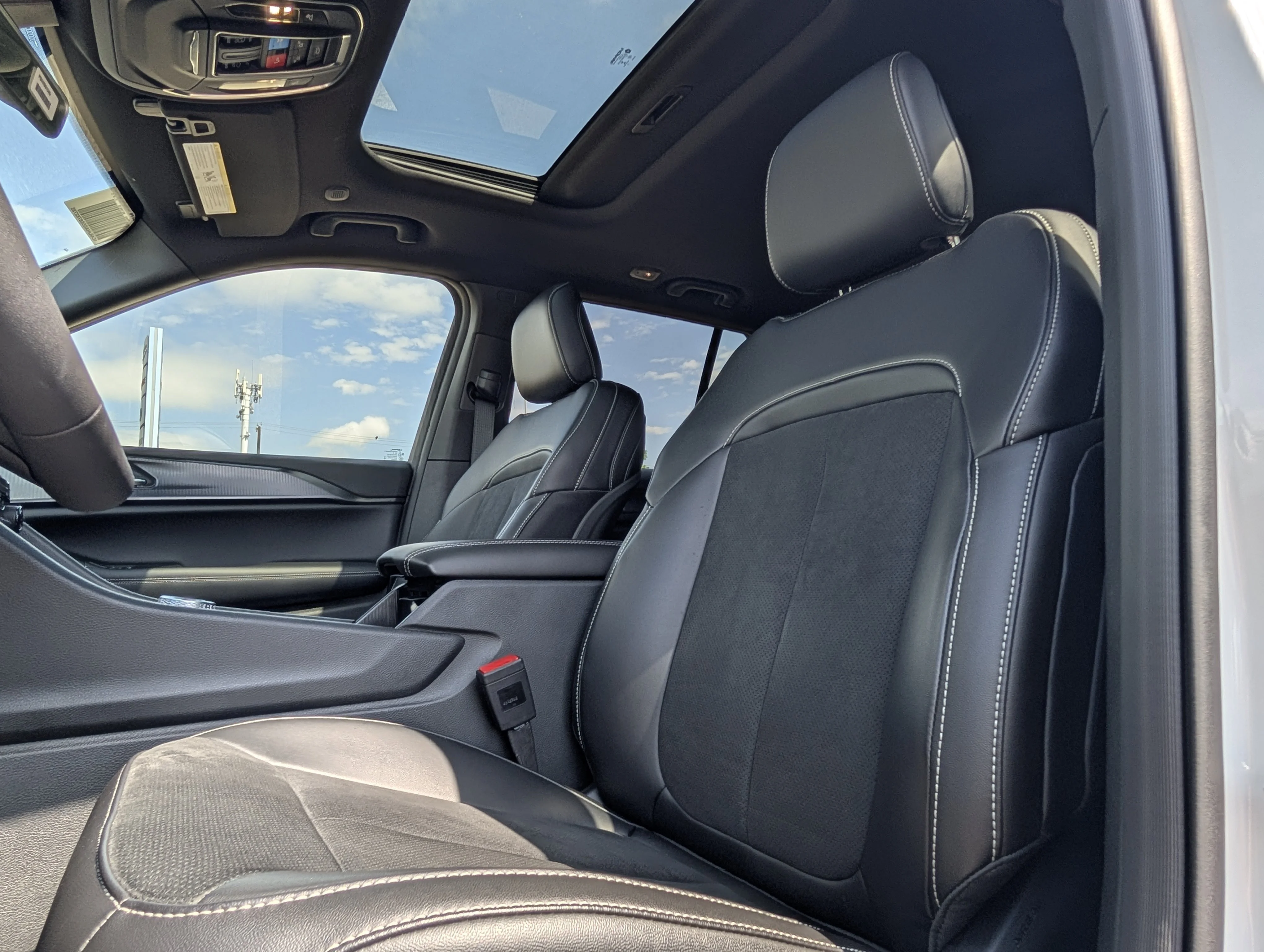 New 2025 Bright White Jeep Altitude image 18