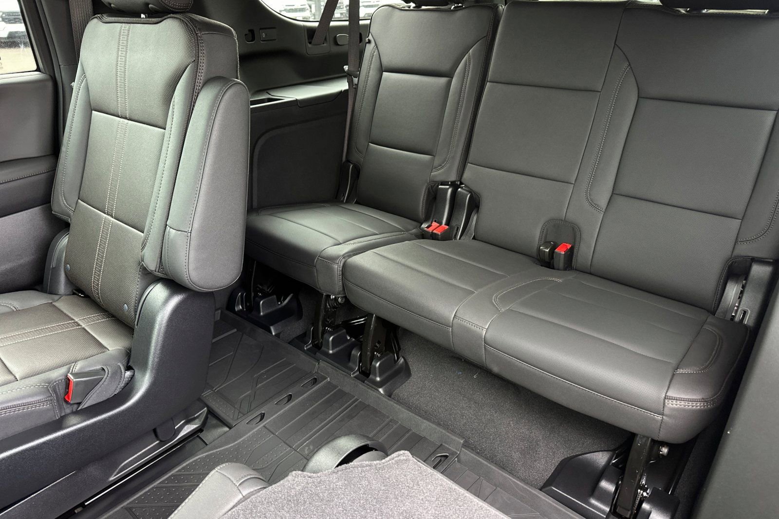 2026 Chevrolet Suburban High Country - Photo 15