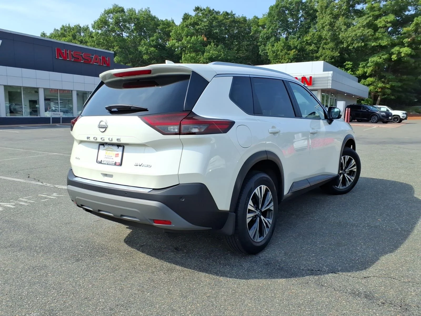 Certified Used 2023 Pearl White Tricoat Nissan SV image 5