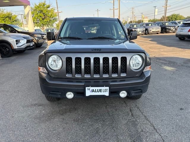 Used 2015 Gray Jeep Sport image 9
