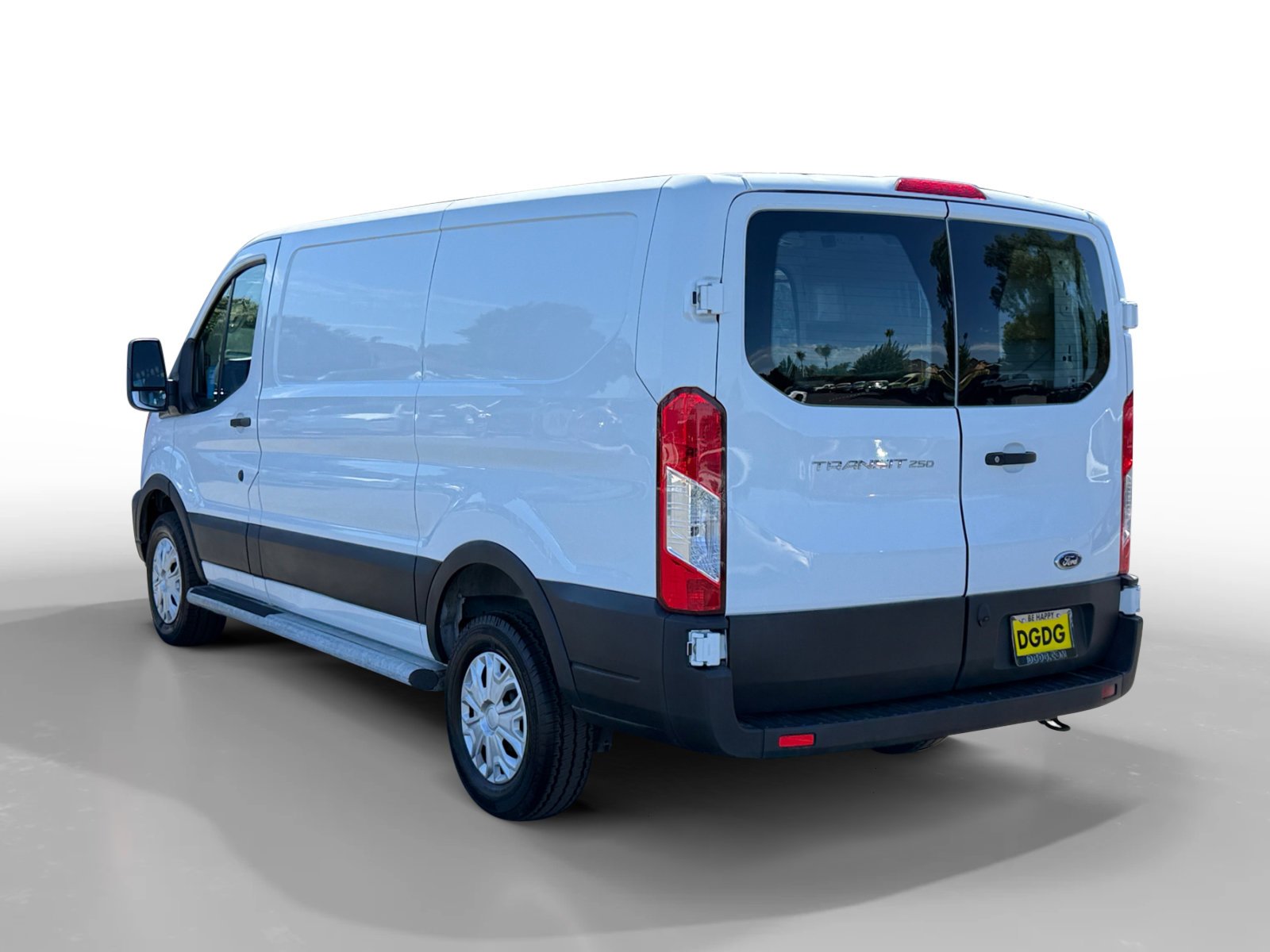Used 2025 Oxford White Ford Base image 3