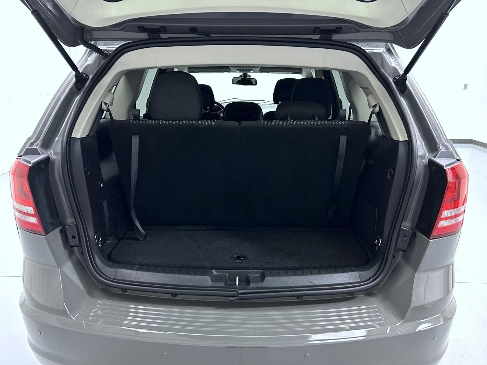 Used 2020 Gray Dodge SE image 22
