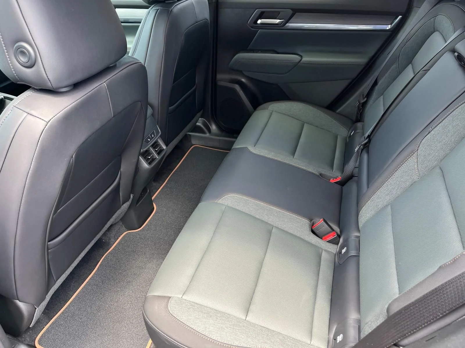 2026 GMC Terrain AT4 - Photo 18