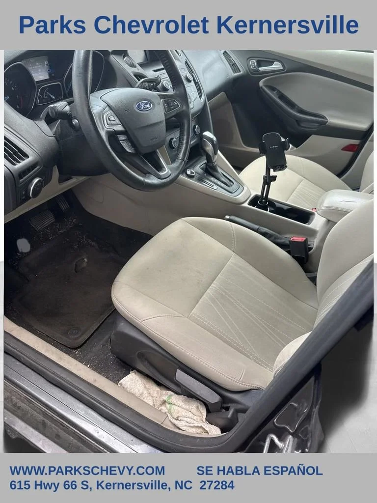 2016 Ford Focus 5 Door Hatch SE's photo