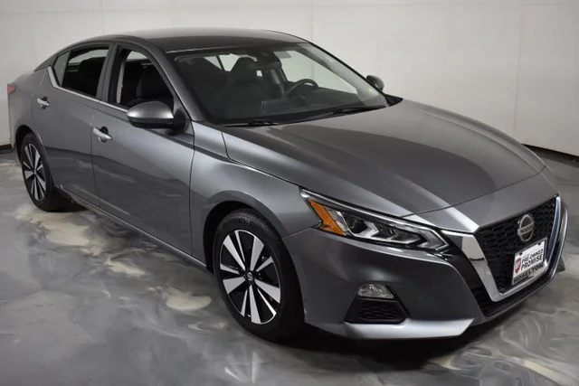 Used 2022 Gray Nissan 2.5 SV image 12