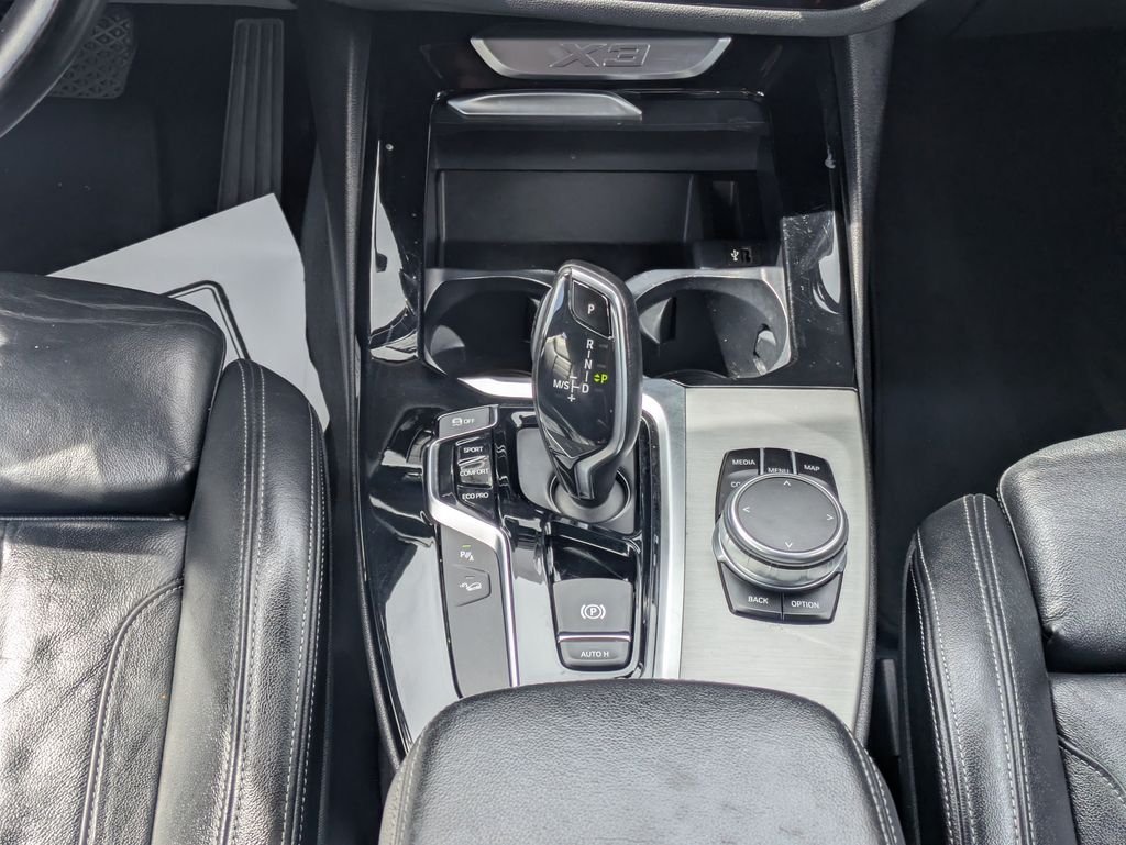 Used 2018 Black BMW xDrive30i image 17