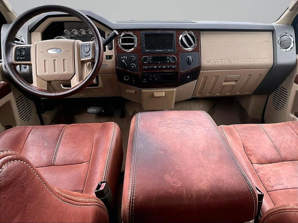 Used 2008 Red Ford  image 16