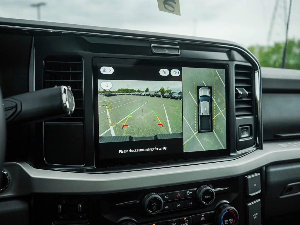 New 2027 Oxford White Ford F-350® XLT image 26