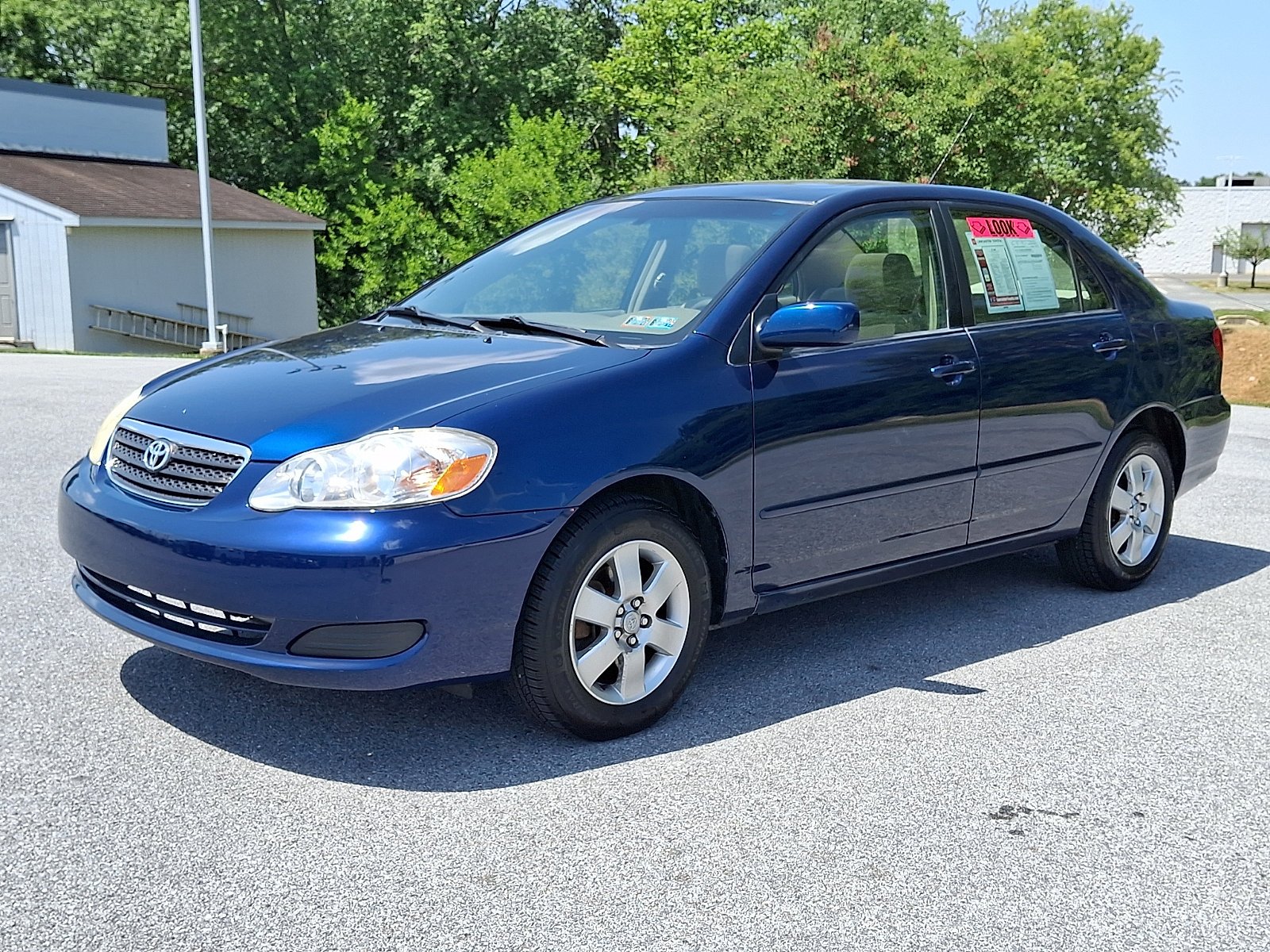 Used 2005 Indigo Ink Pearl Toyota LE image 3
