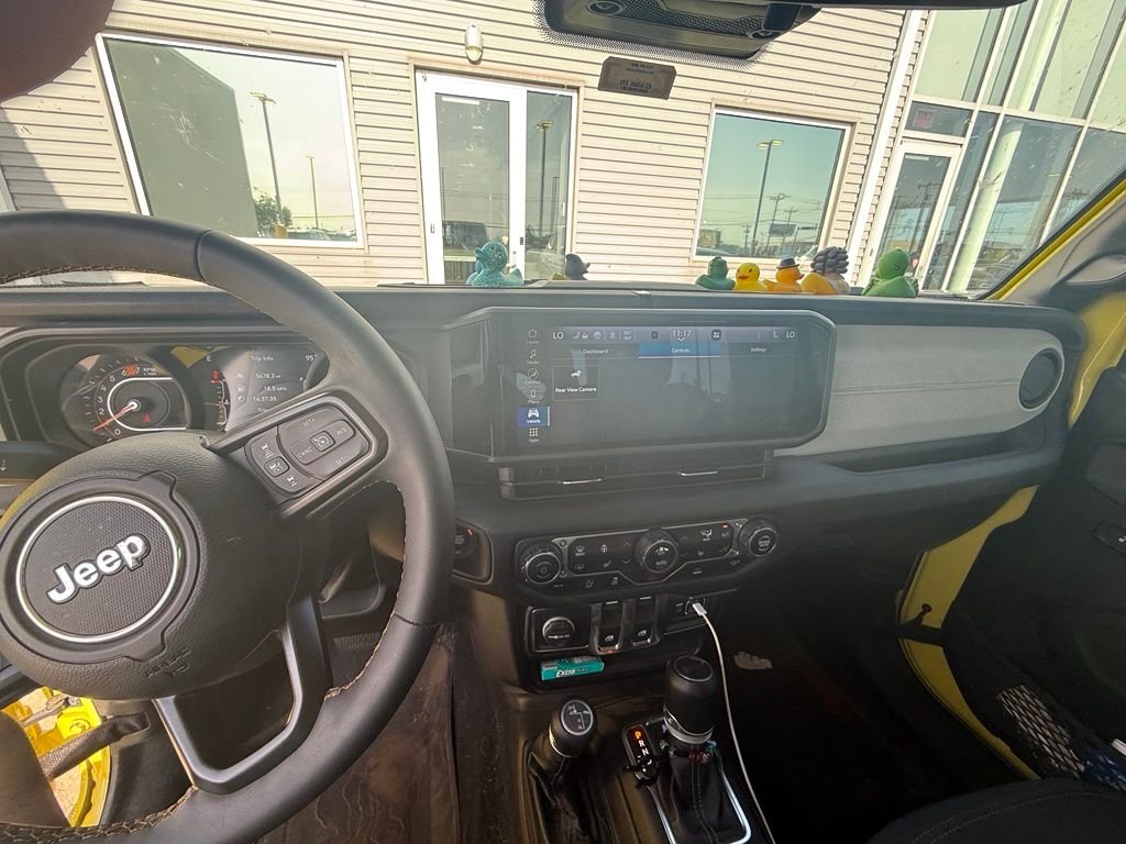 Used 2024 High Velocity Clearcoat Jeep Sport S image 11
