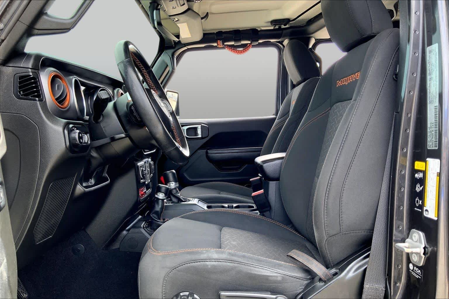 Used 2022 Granite Crystal Metallic Clearcoat Jeep Mojave image 8
