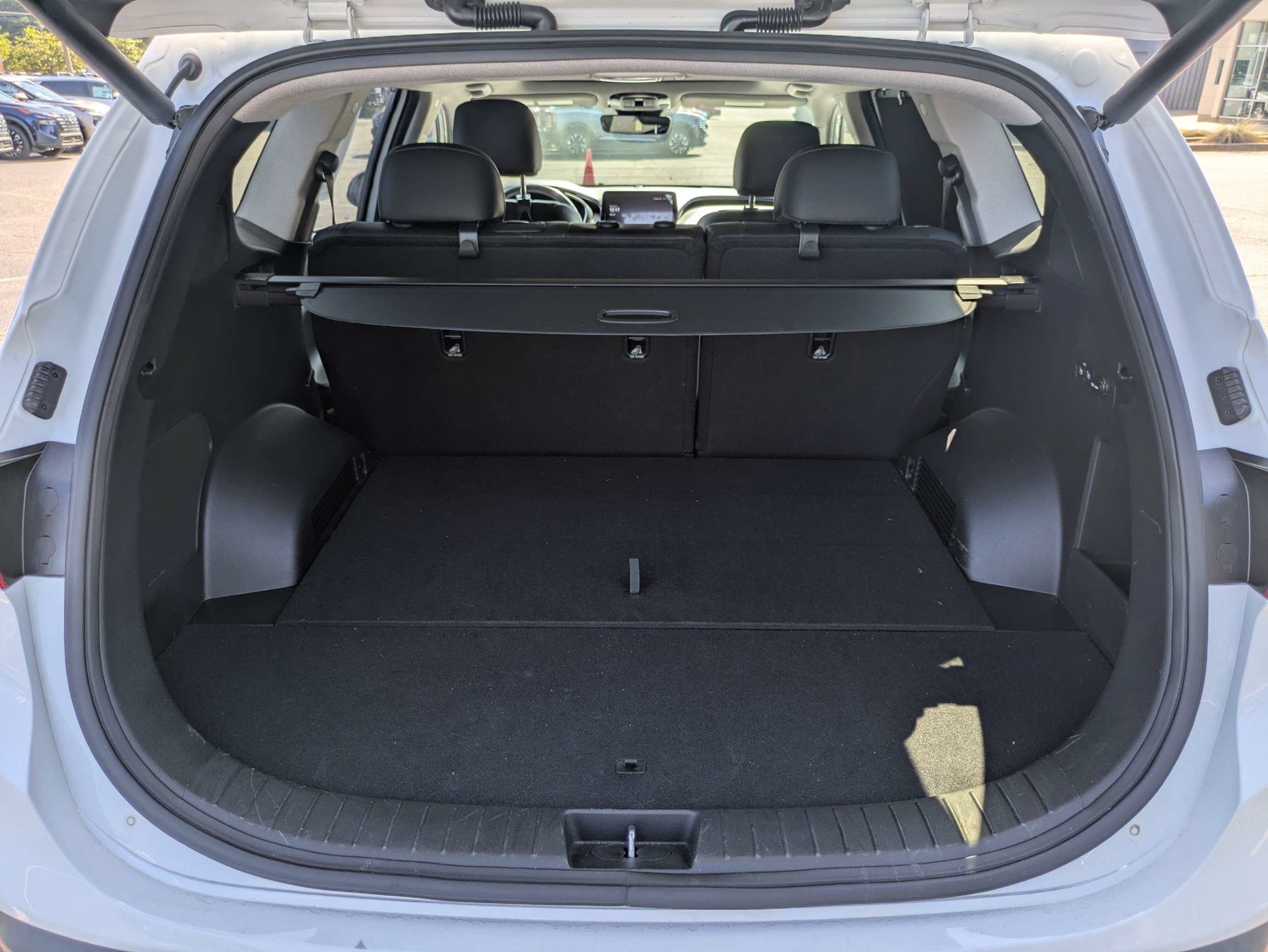 Used 2023 White Hyundai Limited image 9