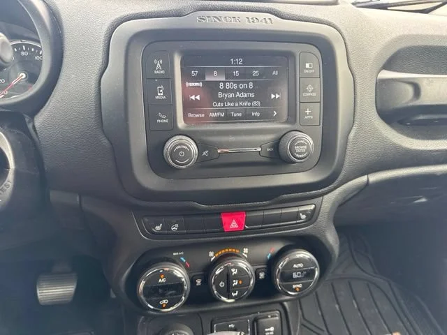 Used 2017  Jeep Limited image 10