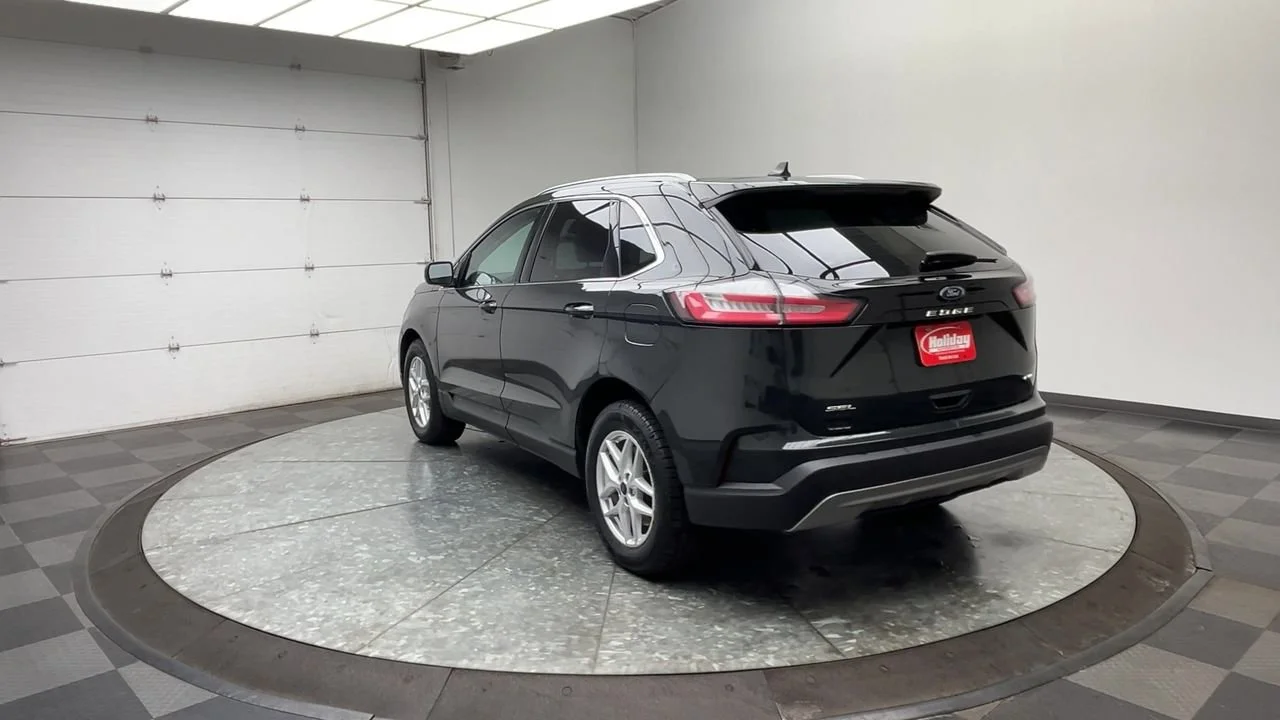 Used 2022 Green Ford SEL image 38