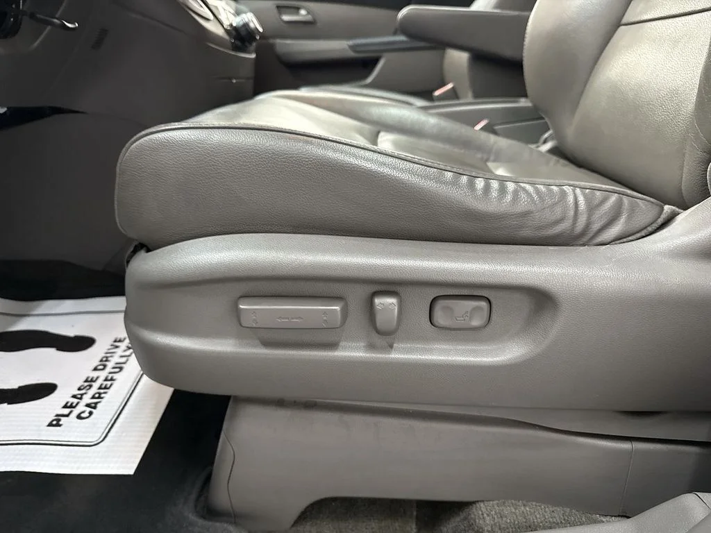 Used 2013 White Diamond Pearl Honda Touring Elite image 13