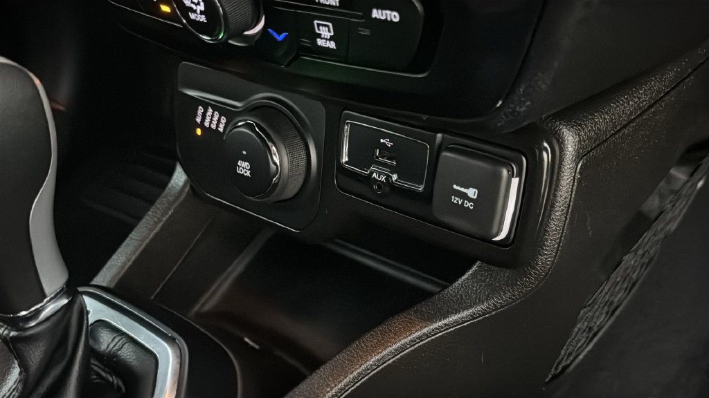 Used 2023 Black Jeep Latitude image 15