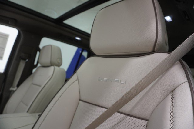 2026 GMC Yukon Denali - Photo 21