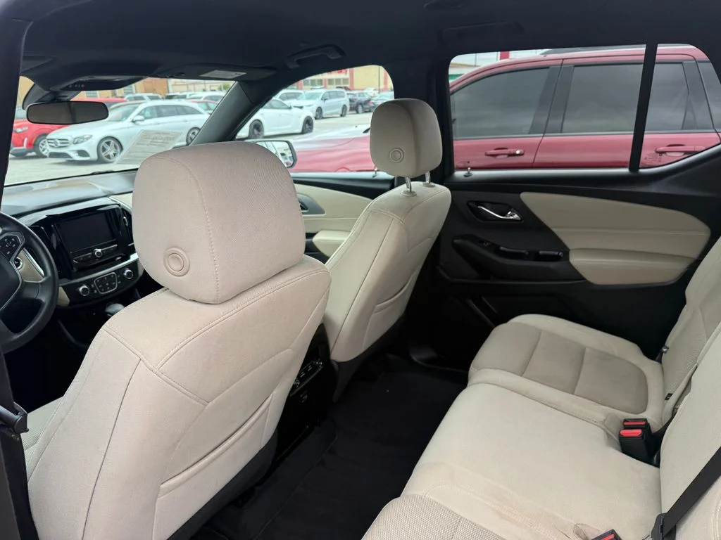 Used 2022 White Chevrolet LS image 24