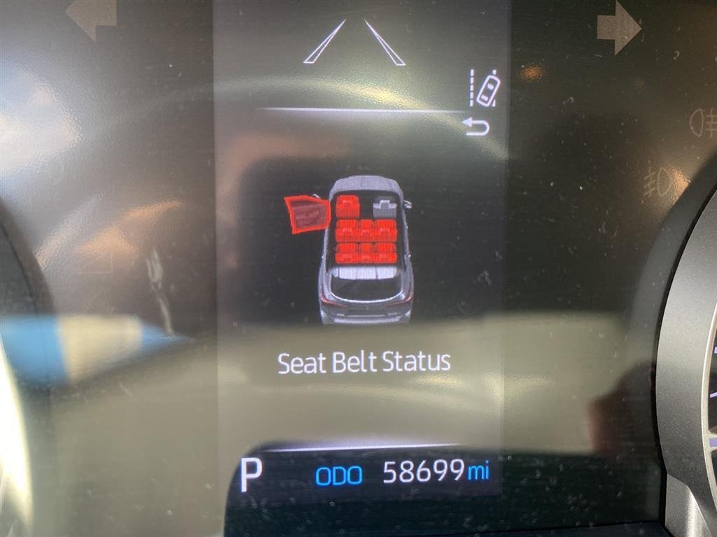 Used 2022 Wind Chill Pearl Toyota LE image 16
