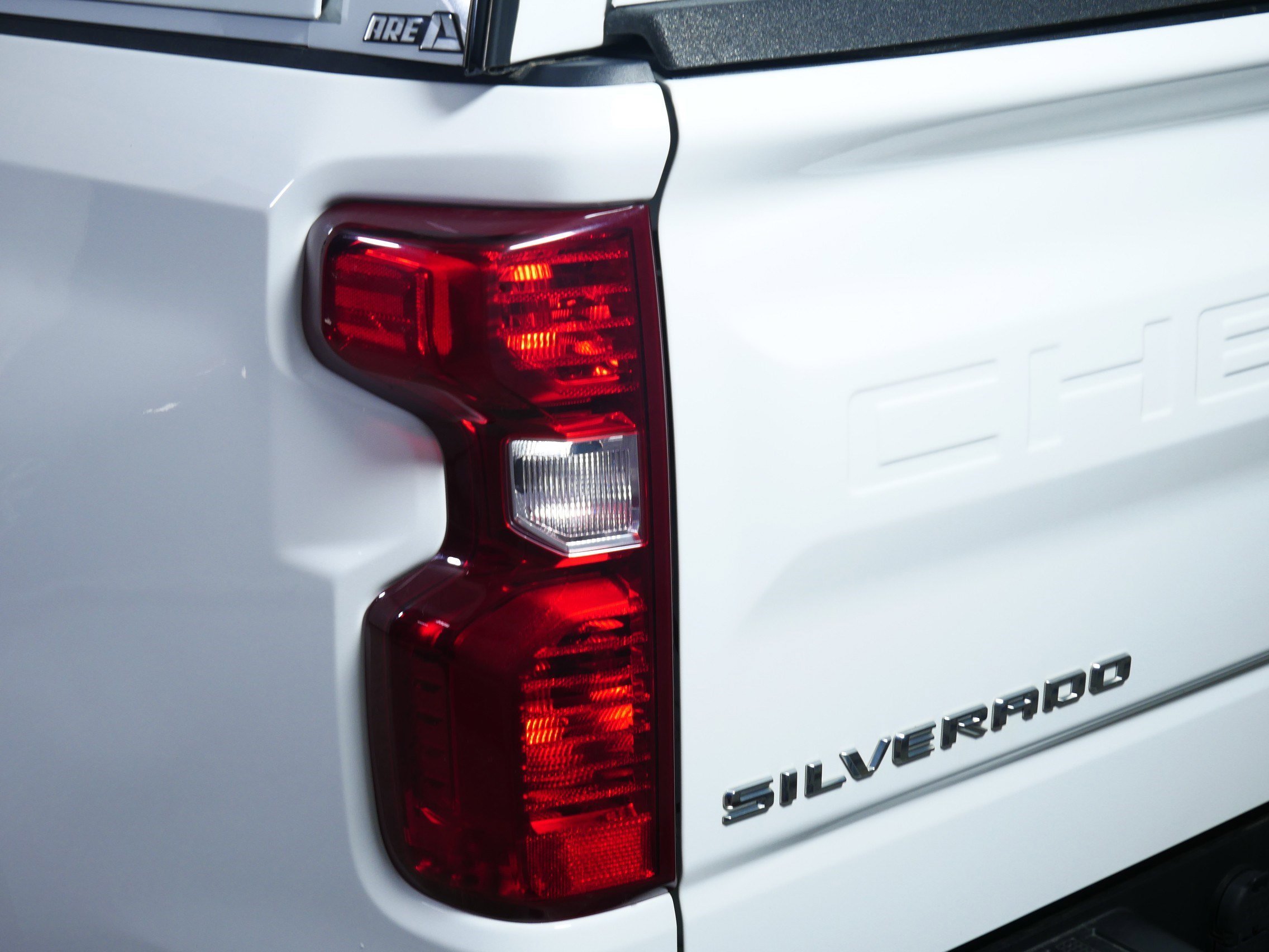 Used 2020 SUMMIT WHITE Chevrolet LT image 17