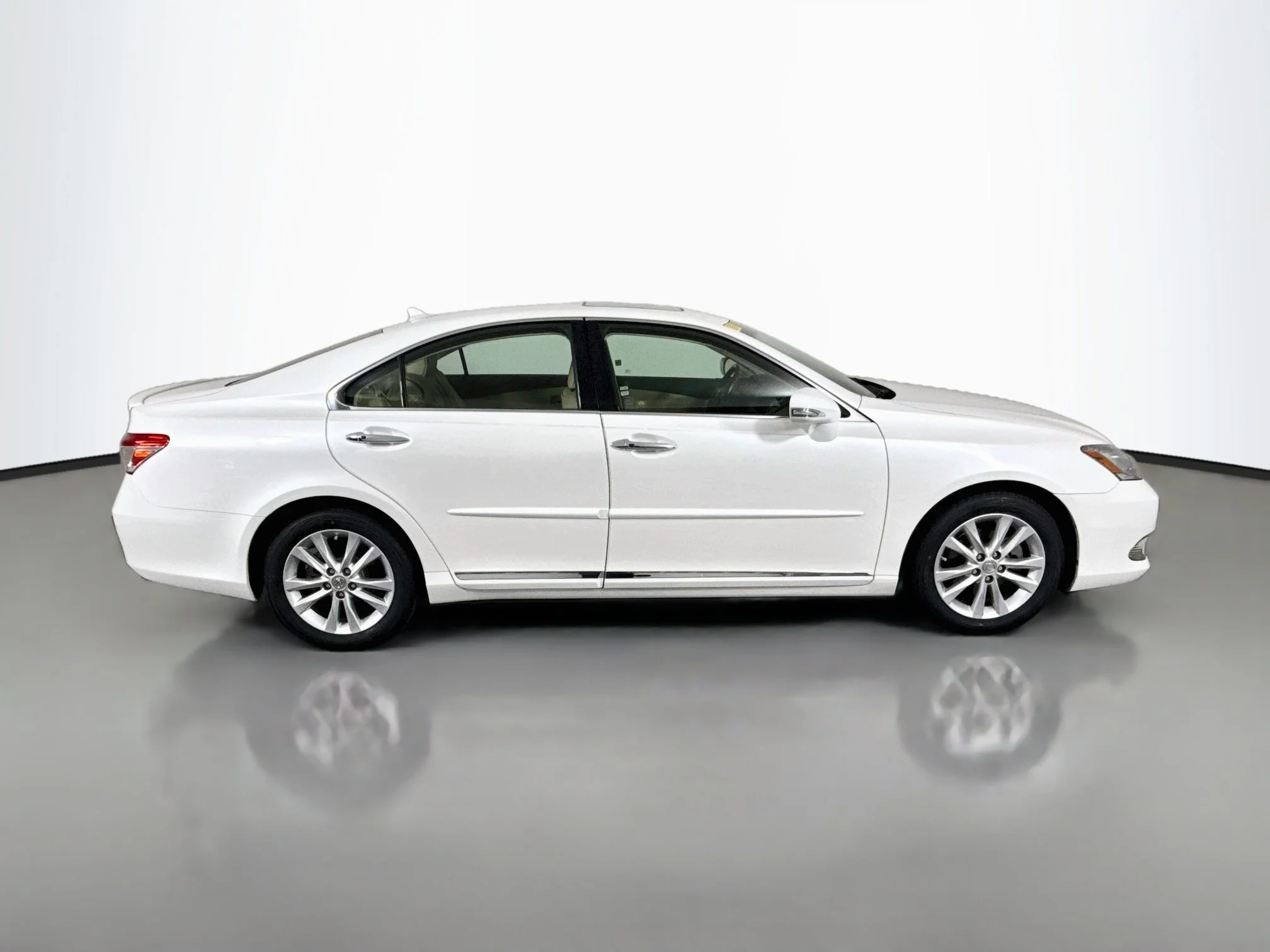 Used 2010 Starfire Pearl Lexus 350 image 8