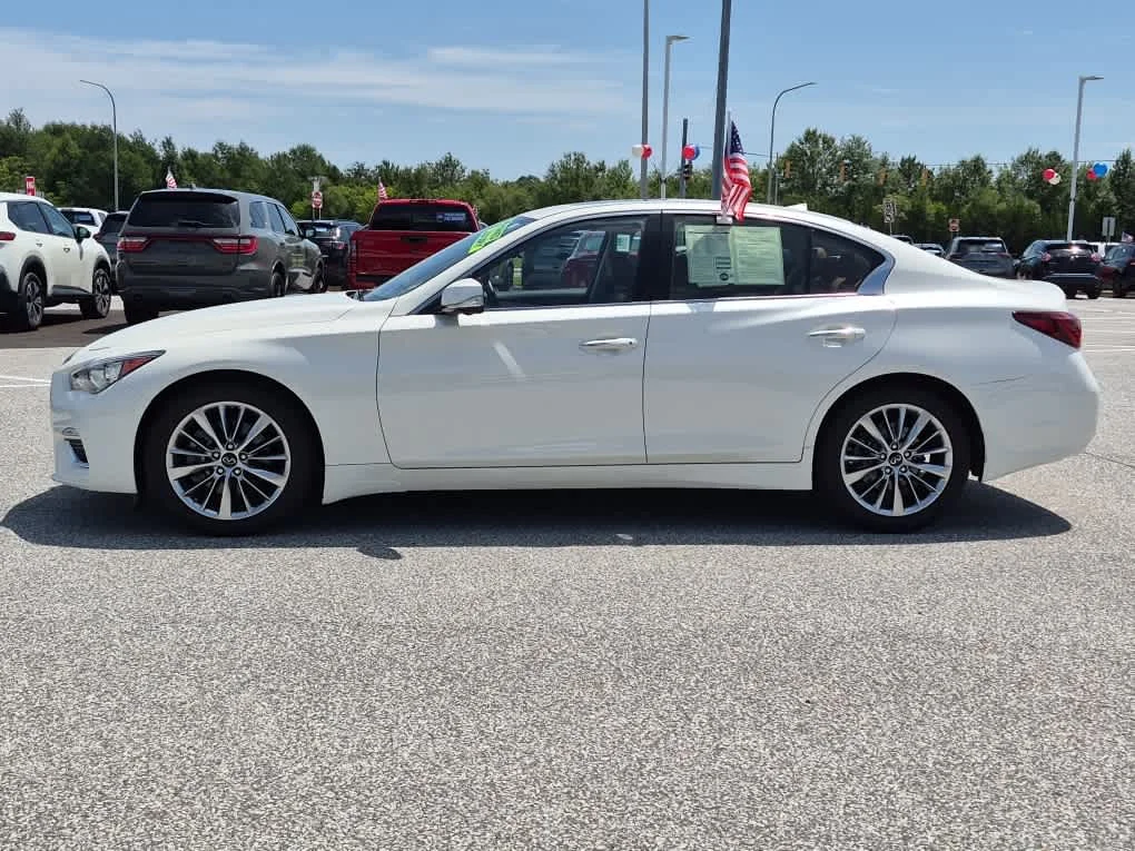 Certified Used 2023 Majestic White INFINITI LUXE image 5